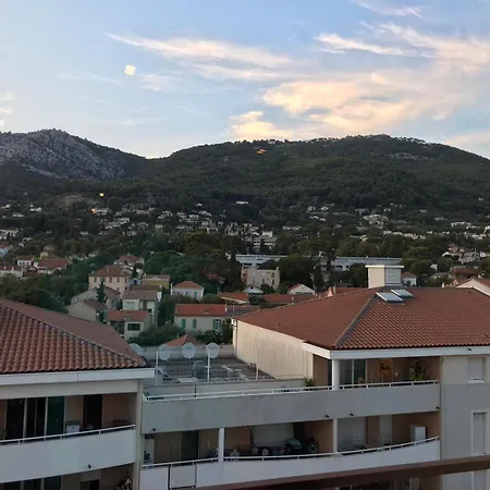 Apartamento Quartier Brunet Agreable Bien Equipe. Tolón
