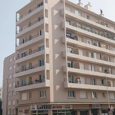 Apartamento Quartier Brunet Agreable Bien Equipe. *